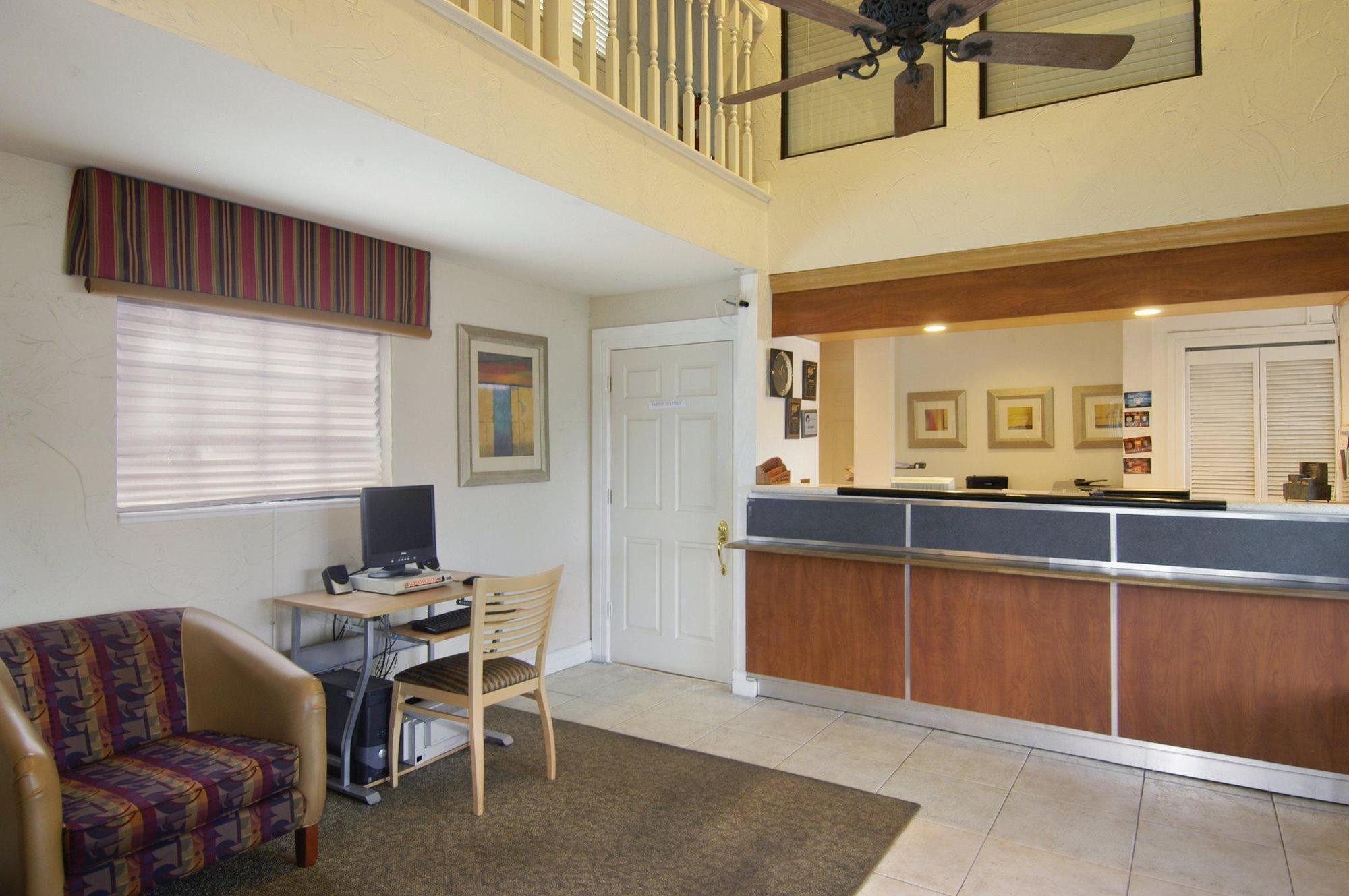Econo Lodge Palm Harbor - Clearwater Eksteriør bilde