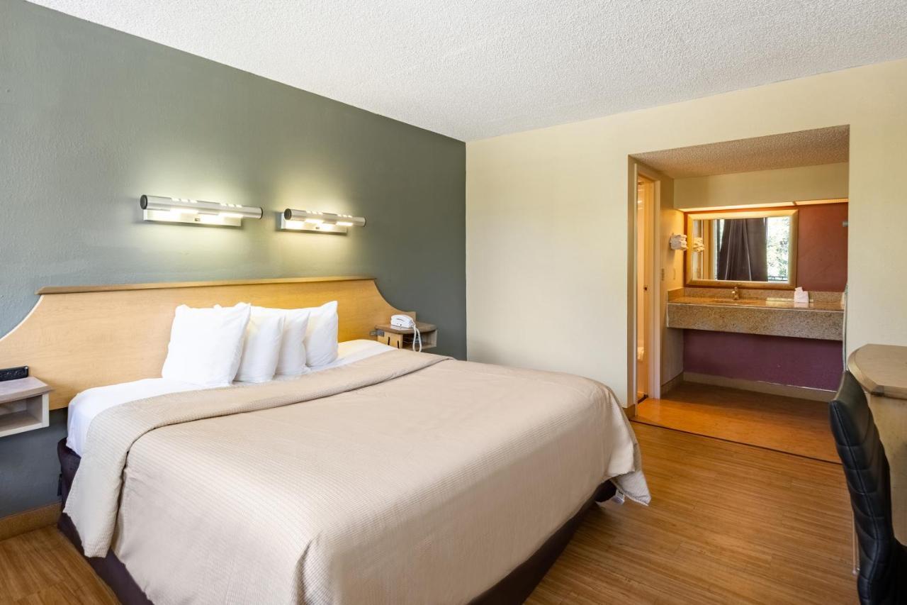 Econo Lodge Palm Harbor - Clearwater Eksteriør bilde