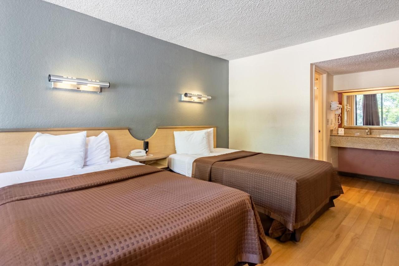 Econo Lodge Palm Harbor - Clearwater Eksteriør bilde