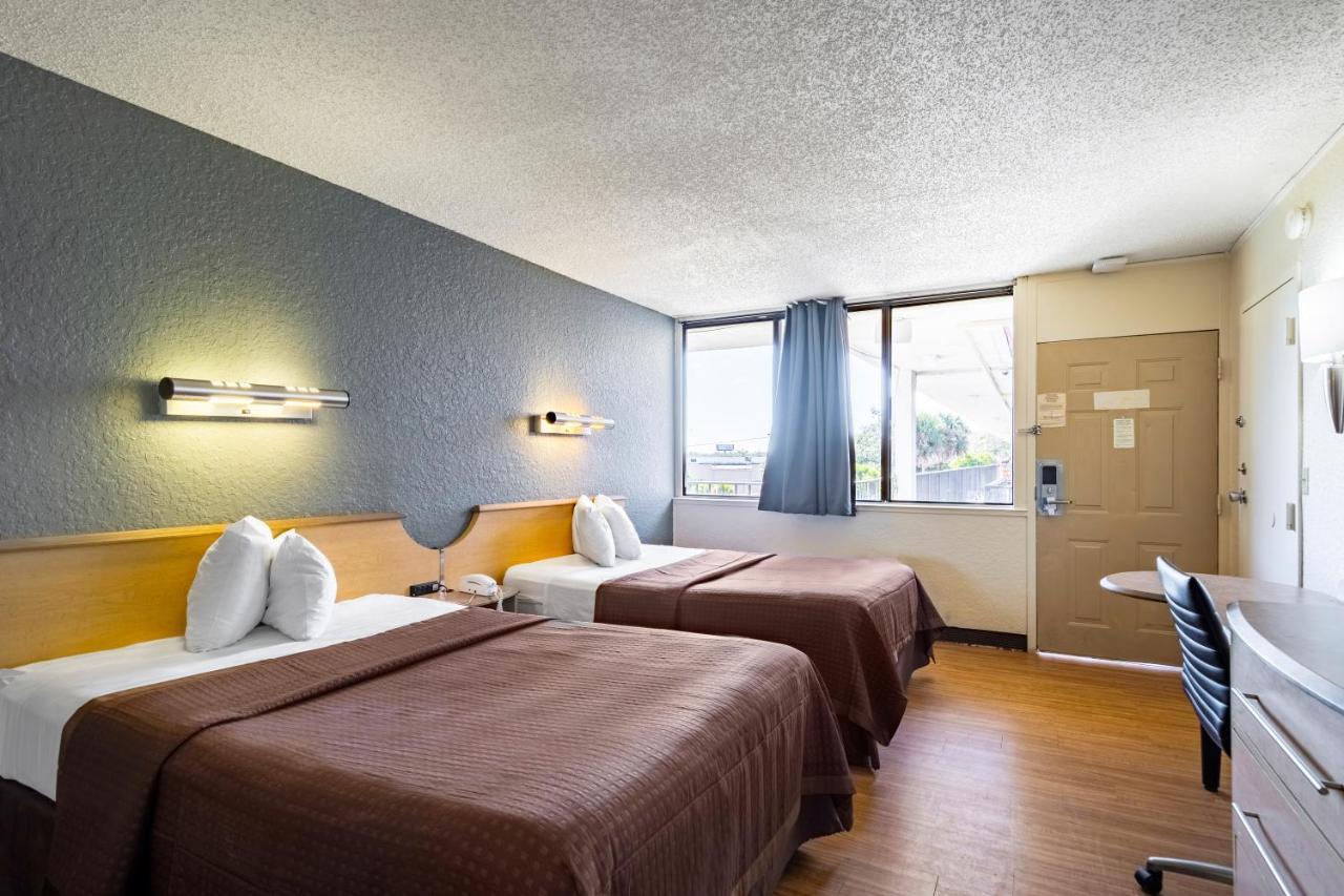 Econo Lodge Palm Harbor - Clearwater Eksteriør bilde