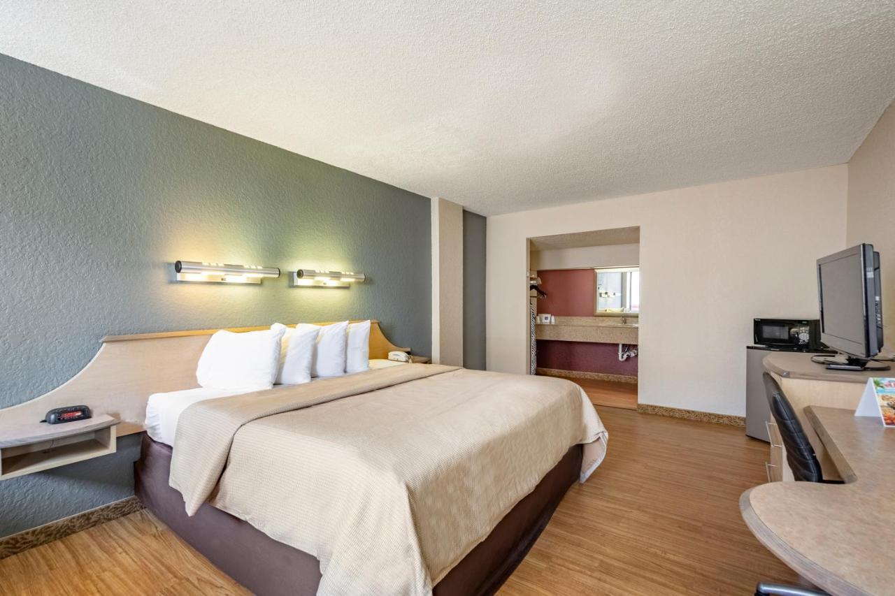 Econo Lodge Palm Harbor - Clearwater Eksteriør bilde